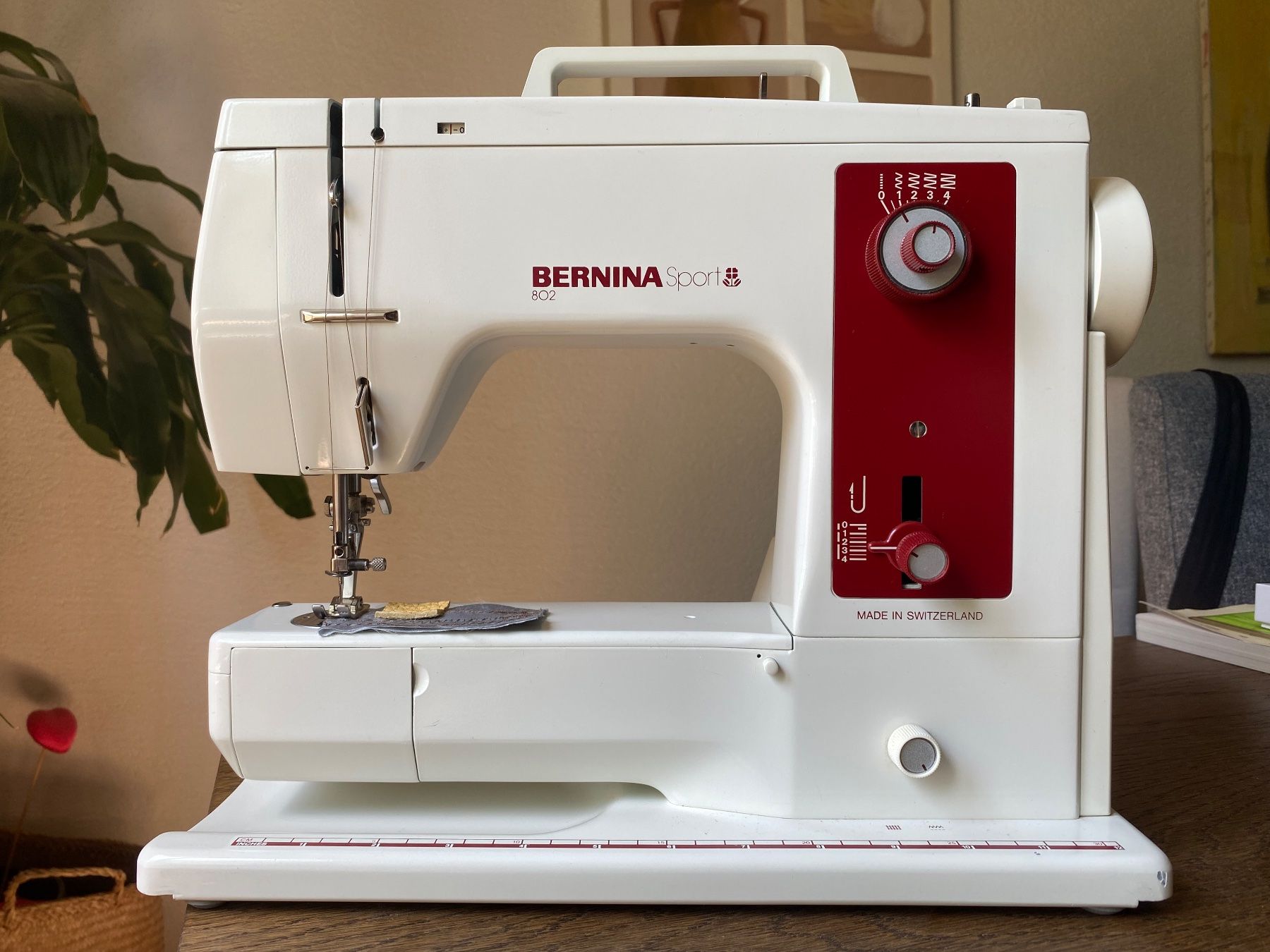 Bernina Macchine da cucire: Nähmaschine Bernina 802, mit 8 Stichprogrammen, ab Service – Usato da Olten venduto da Pat31