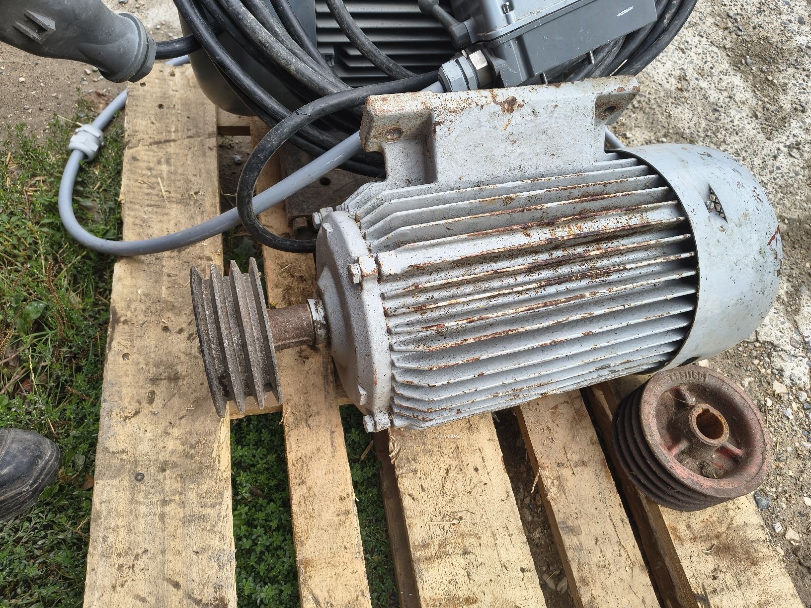 Moteurs: Elektromotor 15Kw – D'occasion à Full-Reuenthal par dan_lr6l