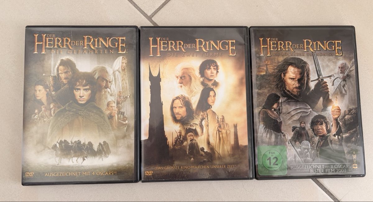 Tutti i DVDs: Der Herr der Ringe Trilogie DVD Set  – Usato da Zürich venduto da TomoDiez
