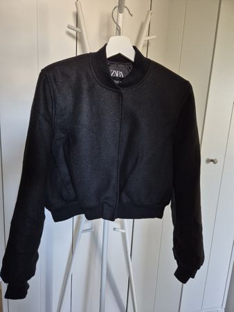 Zara Bomberjacke Größe S Crop Länge 