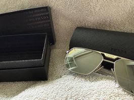 Prada Sonnenbrille mit Etui