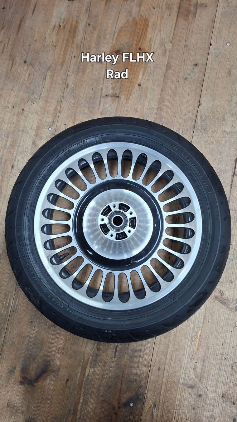 Pneumatici & Ruote complete: Harley Davidson FLHX Rad – Usato da Alpnach Dorf venduto da Biker-Lady