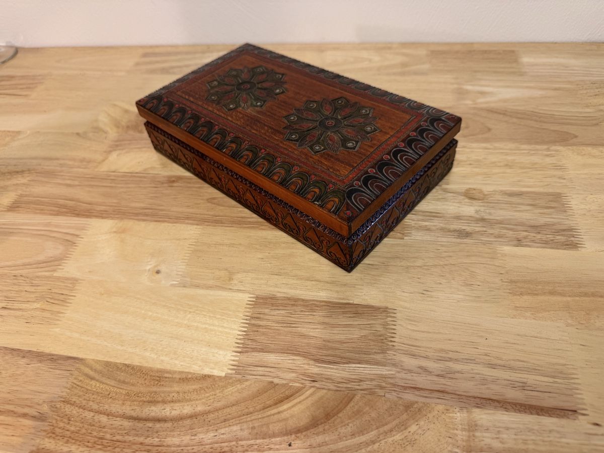 Dosen: Handgeschnitzte Holzschatulle ca. 25 × 14 cm  – Gebraucht aus Birsfelden von inf_l2yy