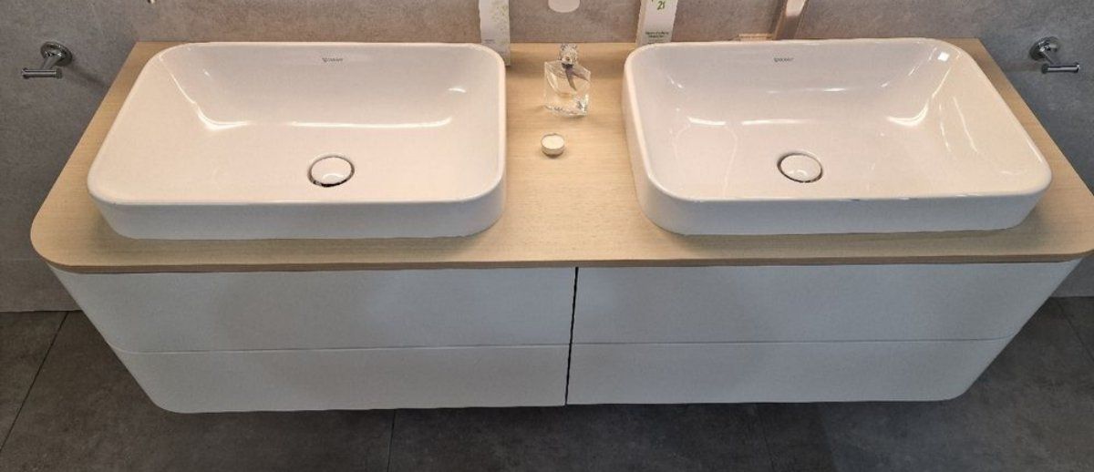 Duravit Mobili per bagno: Duravit Badezimmermöbel / Waschtisch – Usato da Züberwangen venduto da elly04 1