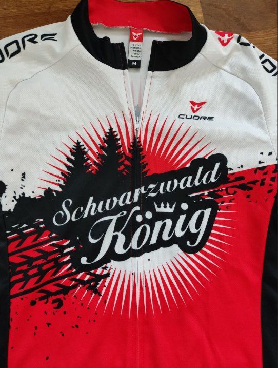 Leibchen & Hosen: Cuore Radtrikot Kurzarm Schwarzwald König Gr M – Gebraucht aus Hemberg von kun_5pyb 1