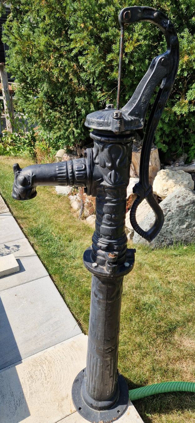 Pumpen & Teile: Handschwengelpumpe Rustikal Classic Schwarz – Gebraucht aus Münchringen von twin68