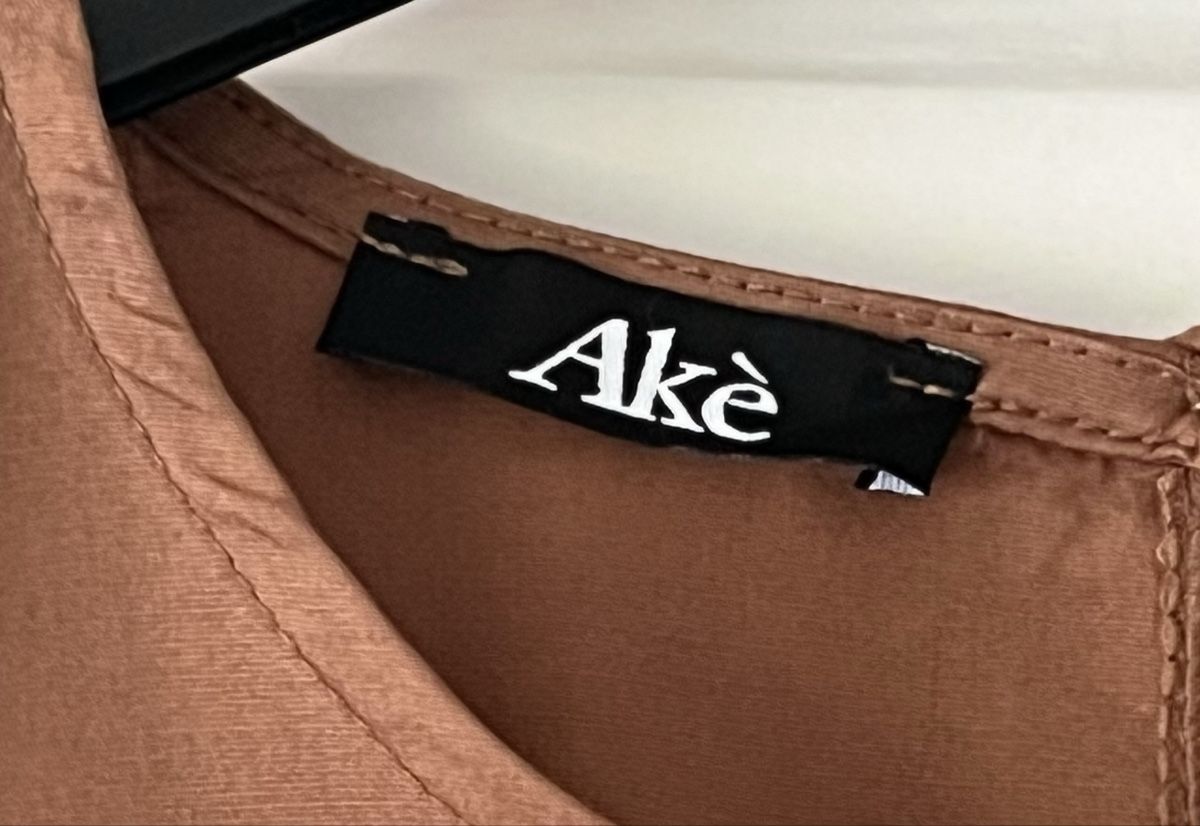 Tops: Haut AKÈ – Gebraucht aus Lausanne von micou47 1