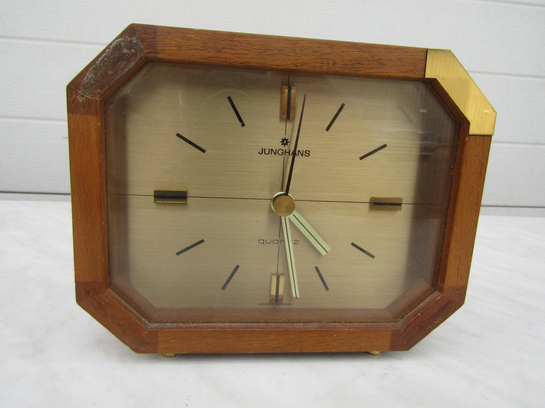 Junghans Orologi: Buffet - Uhr Junghans Quarz 60er Jahre – Usato da Wädenswil venduto da tome70