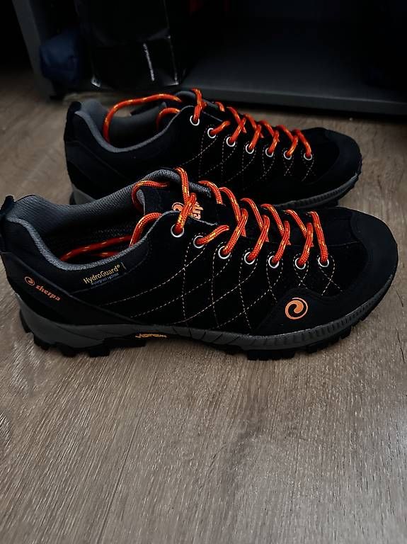 Herrenschuhe: Outdoor Schuhe Sherp – Neu und originalverpackt aus Rain von SaBe73