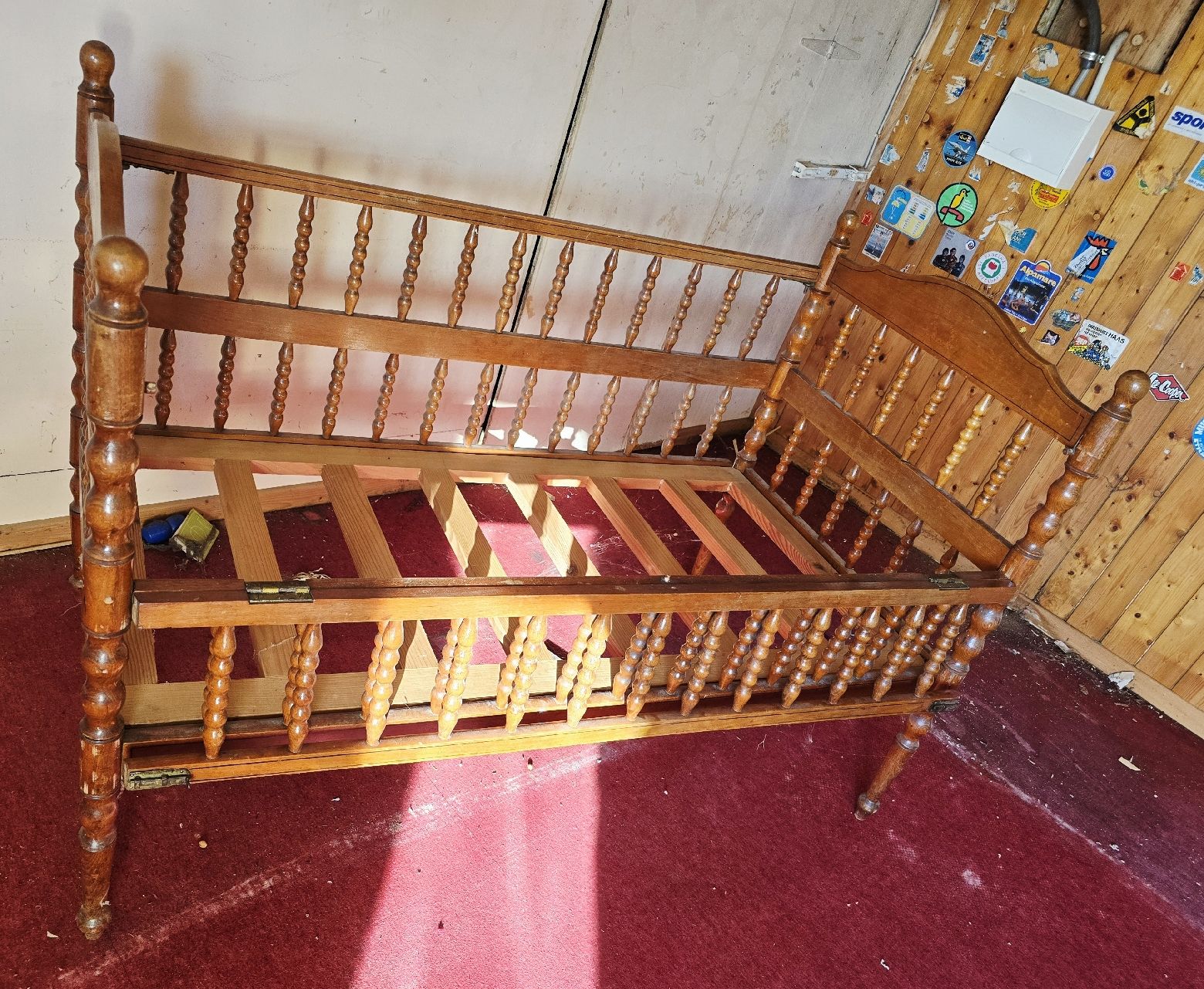 Letti: Altes Gitterbett Holz 120x85x90 – Usato da Agasul venduto da ire_h9wl