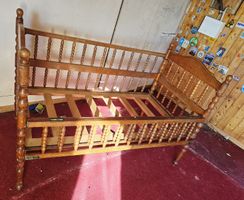 Altes Gitterbett Holz 120x85x90