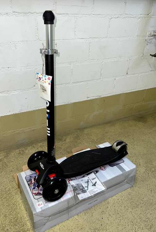 Micro Maxi Black Kickboard Kaufen auf Ricardo