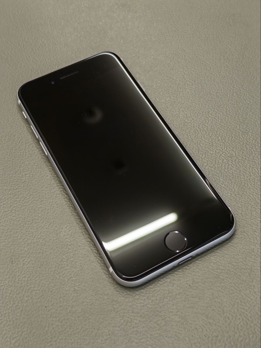 Apple Telefoni cellulari / Smartphones: iPhone SE 2020 | 64GB – Usato da Emmenbrücke venduto da raphaeljobins 2