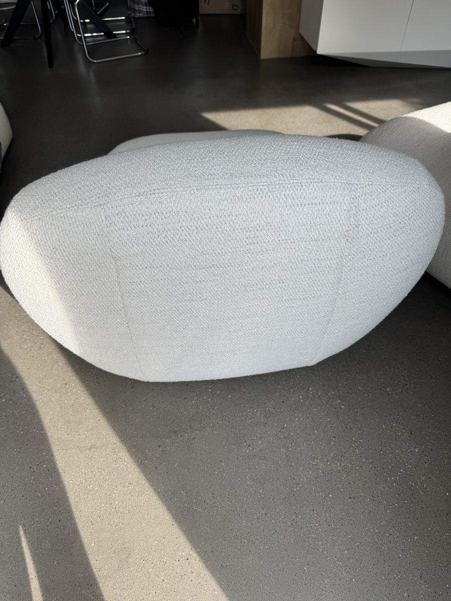 Gubi Sessel: 2x Gubi Pacha White Boucle Armchairs – Gebraucht aus Zürich von sarah_maria0206 4