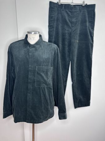 Cos Cordjacke und Cordhose Set