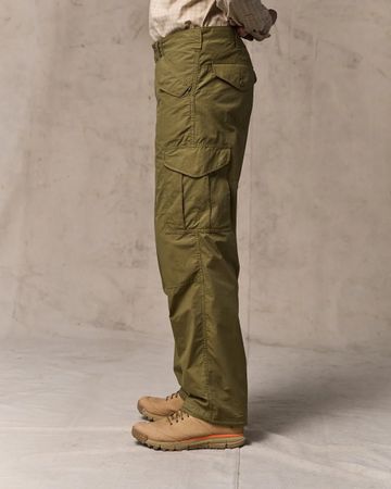Filson Tropical Poplin Cargo Pants in Military Olive