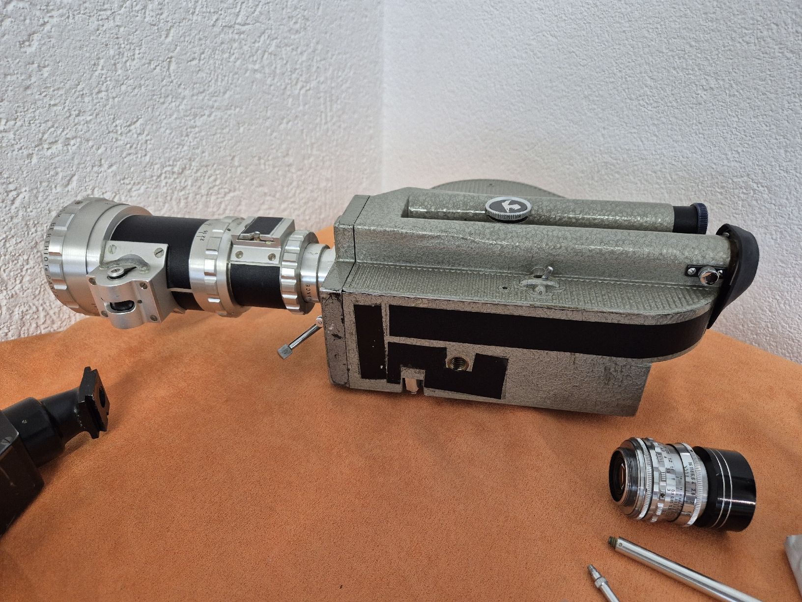 Camcorder: Pathé 16mm Kamera, Berthiot Pan-Cinor, + 2 Objektive, +div. – Gebraucht aus Basel von vintage.watches 4