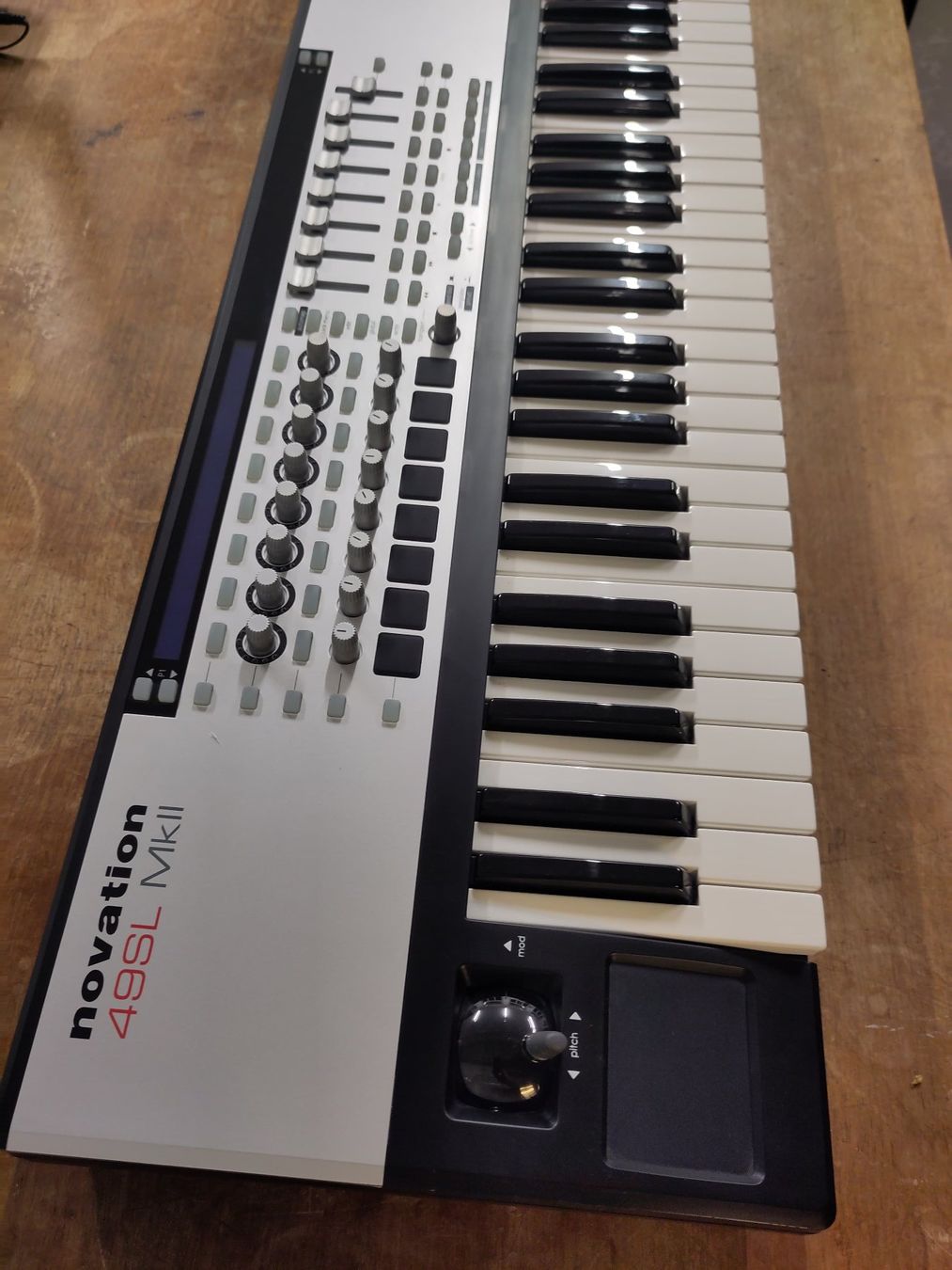 Novation Instruments de musique: Midi Keyboard und Controller Novation 49SL MK2 – D'occasion à Zürich par Roessler0 5