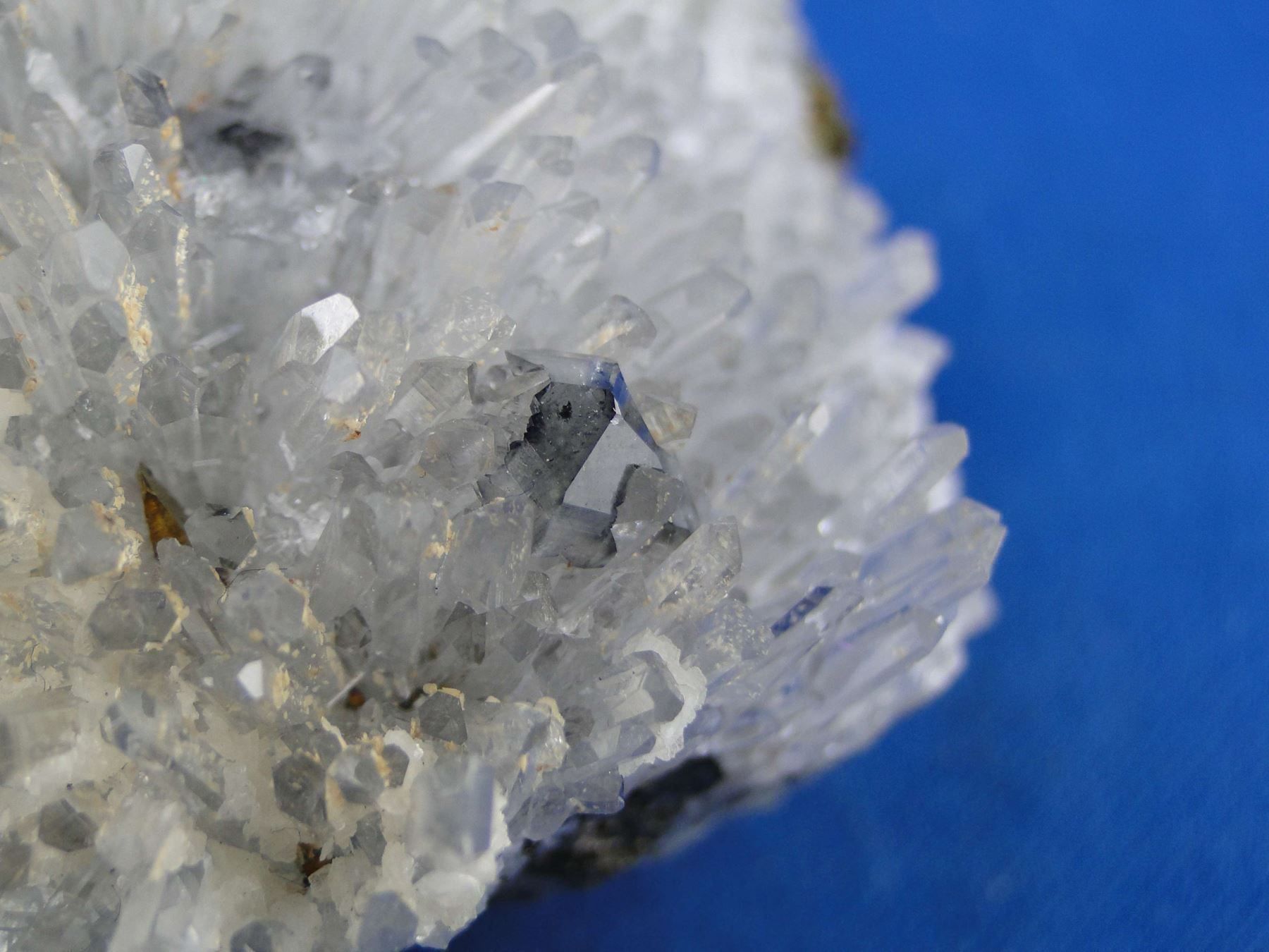Minerali & Pietre curative: Scheelit mit Quartz und Chalkopyrit – Usato da Schinznach Bad venduto da Demerald 6
