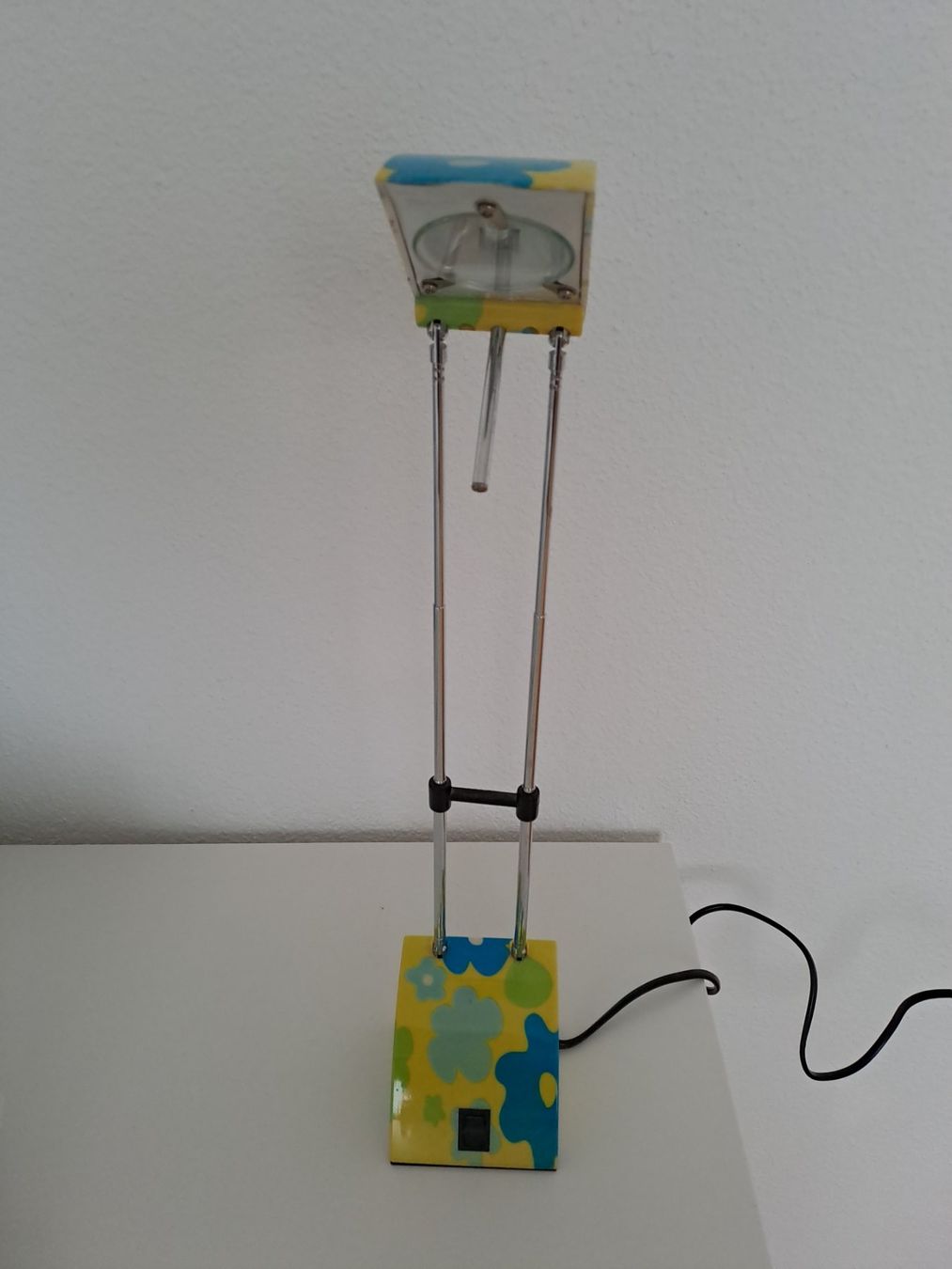 Conforama Lampade: Schreibtischlampe mit Blümchenmuster – Usato da Ettiswil venduto da PatriziaL10 3