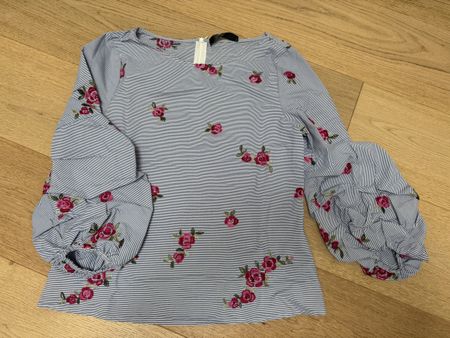 HALLHUBER Bluse Gr. 38, gestreift mit Rosenstickerei
