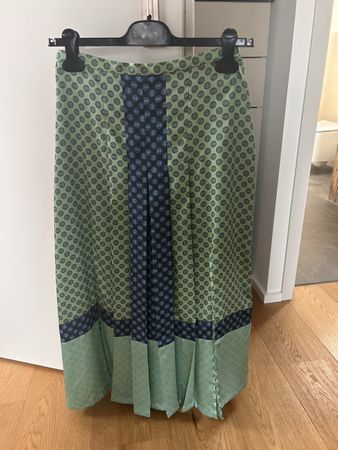 Sandro Jupe Midi mit Muster Grösse 1 neuwertig