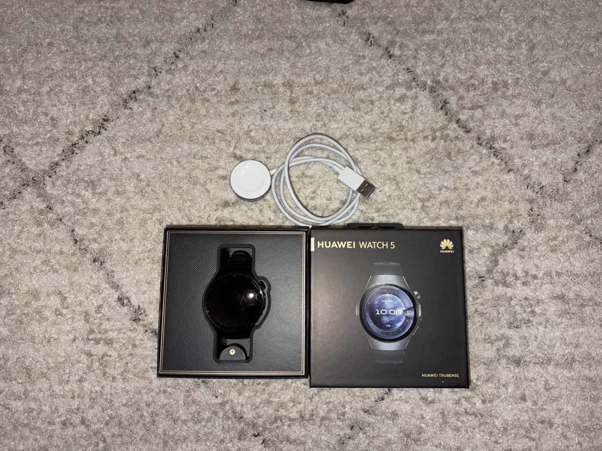 Huawei Smartwatch: Smartwatch Huawei Watch 5 schwarz – Usato da Gossau SG venduto da Pinguin10