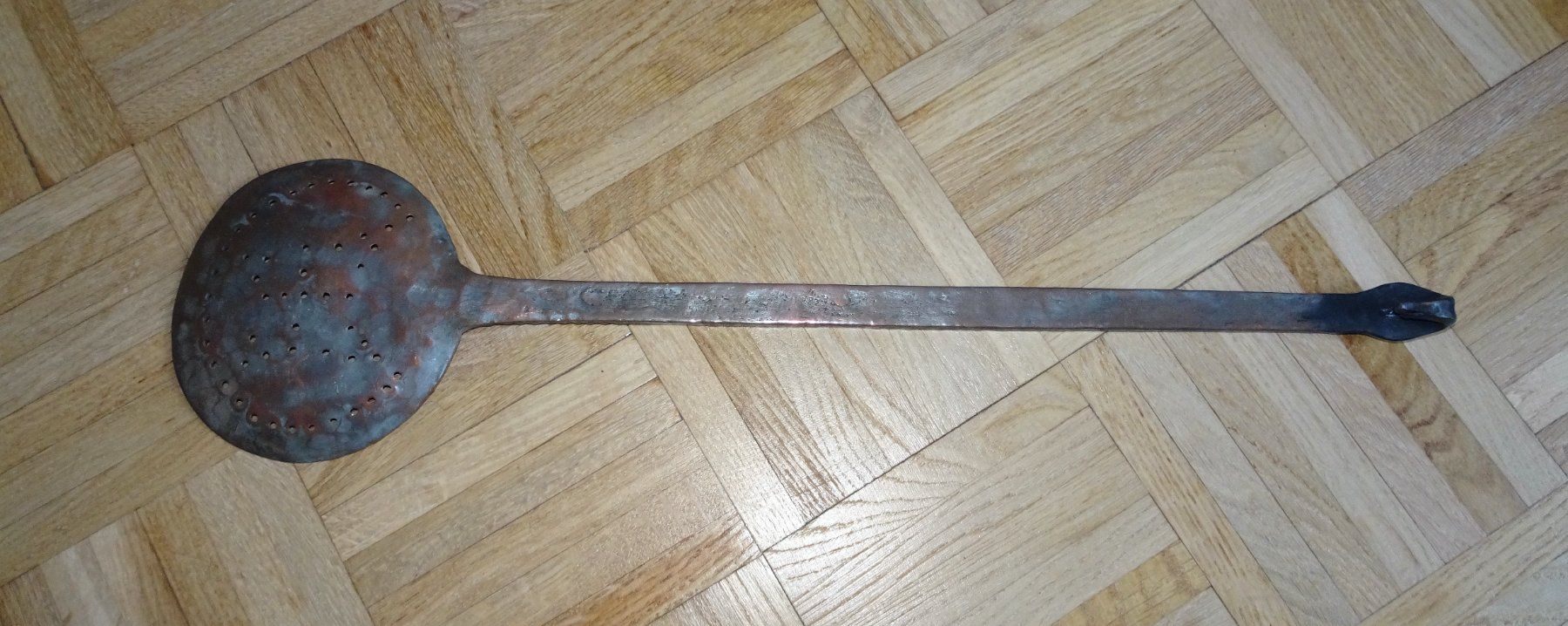 Cucchiai: Ancienne cuillère à écumer en cuivre, décorée – Usato da Châtelaine venduto da fil_7lqg 8