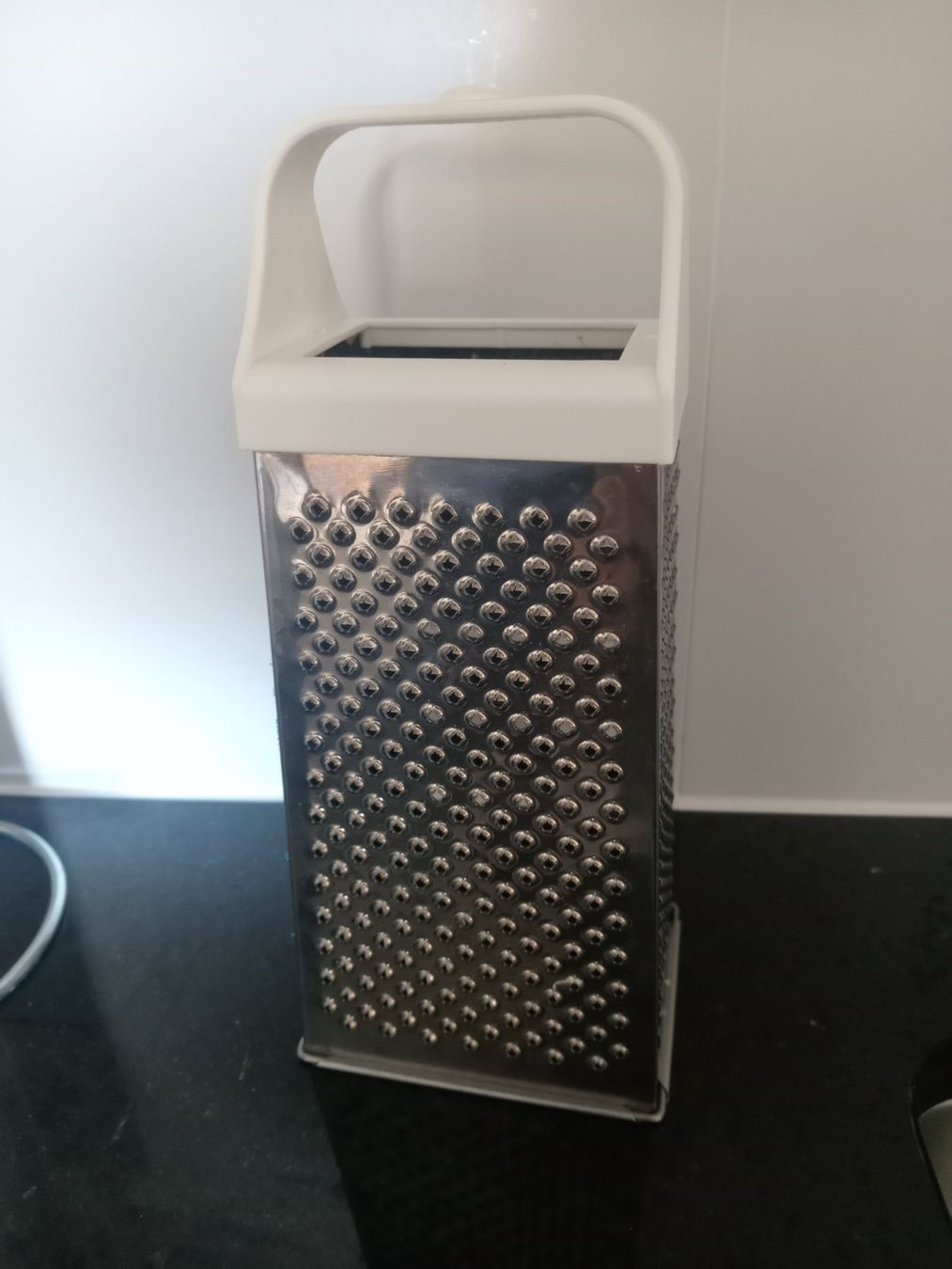 Coltelli da cucina: Grater for vegetables – Usato da Lausanne venduto da hdo_d2mm