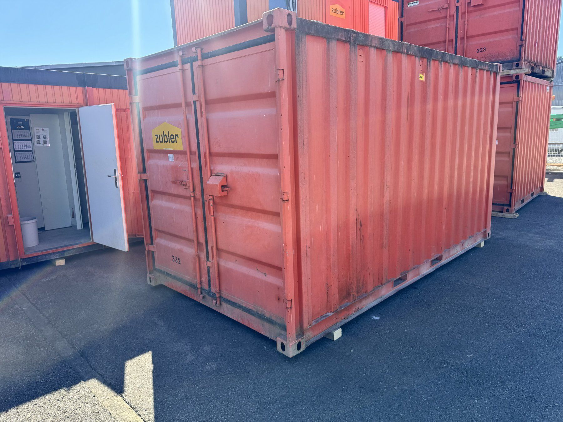 Contenitori edile: Materialbaracke gross inkl. Inhalt – Usato da Hunzenschwil venduto da Zubler_AG_5502 1