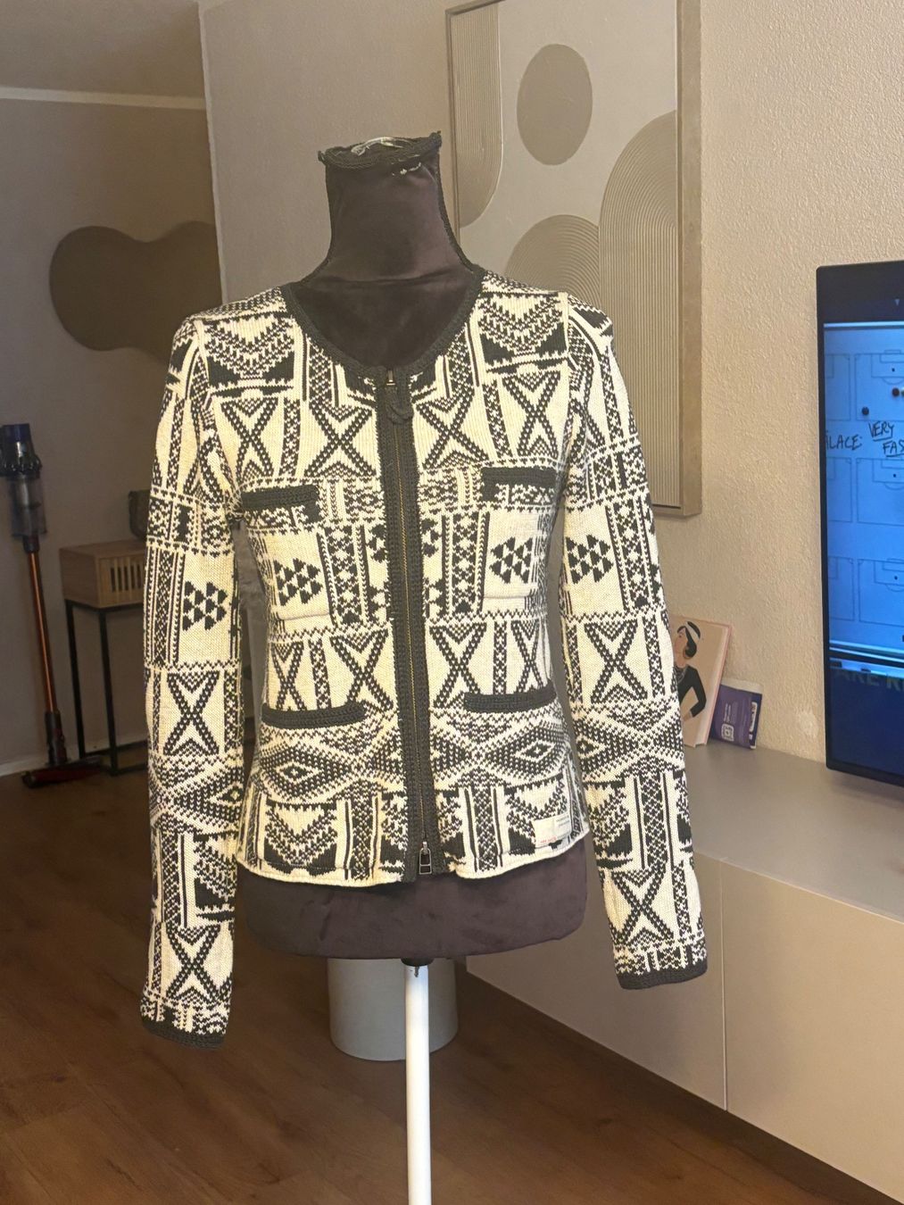 Odd Molly Vestes: Odd Molly Strickjacke 100% Baumwolle – D'occasion à St. Margrethen SG par dijanaO