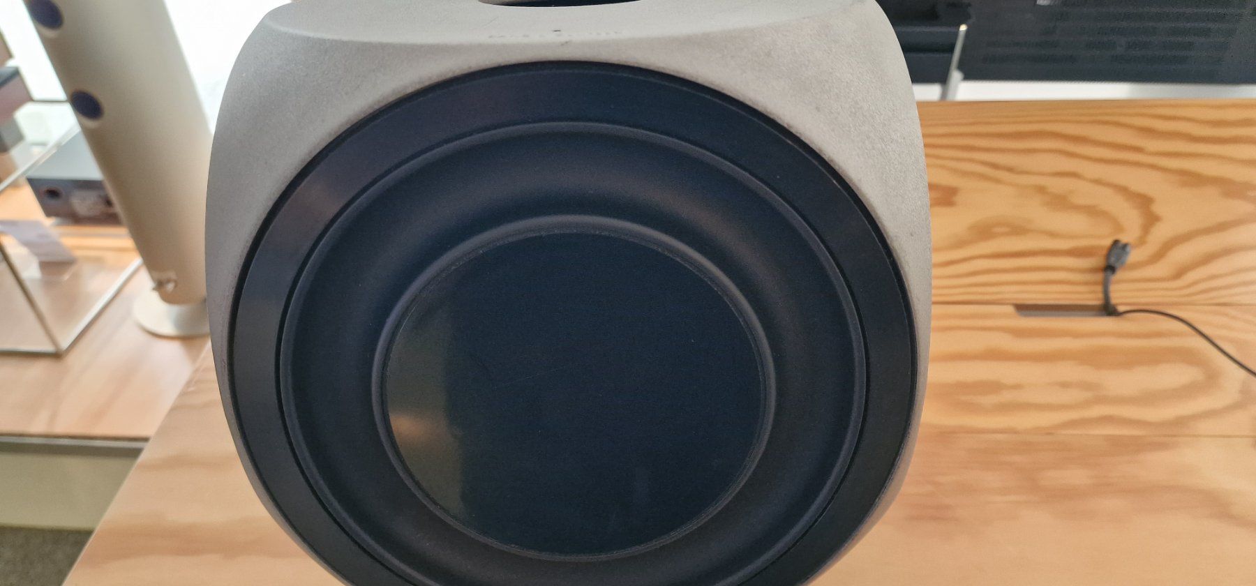 Bang & Olufsen Lautsprecher: B&O BeoLab 2 Aktive Subwoofer – Gebraucht aus Aarberg von sunset4 2