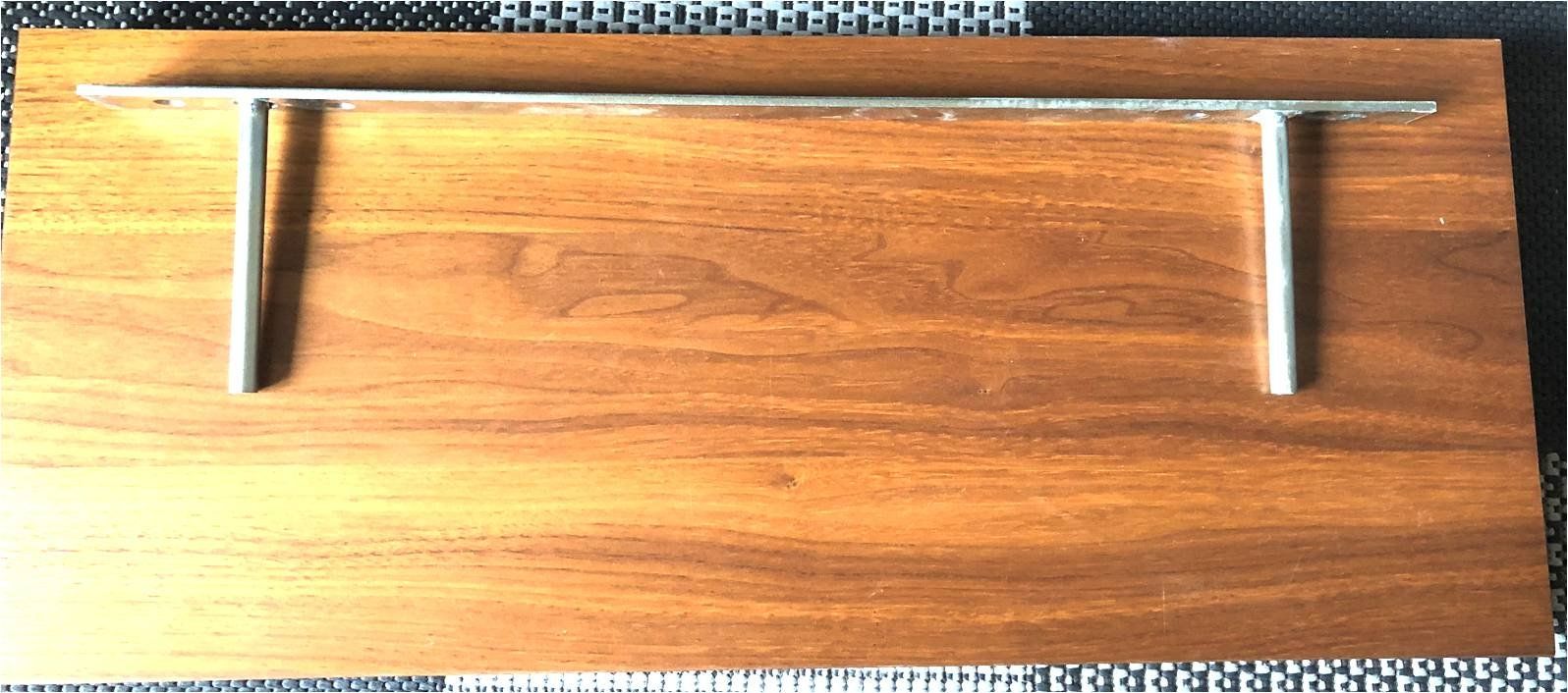 Regale: FLOATING SHELF    NUSSBAUM - OPTIK     SCHWEBENDES WANDREGAL – Gebraucht aus Romanshorn von  3