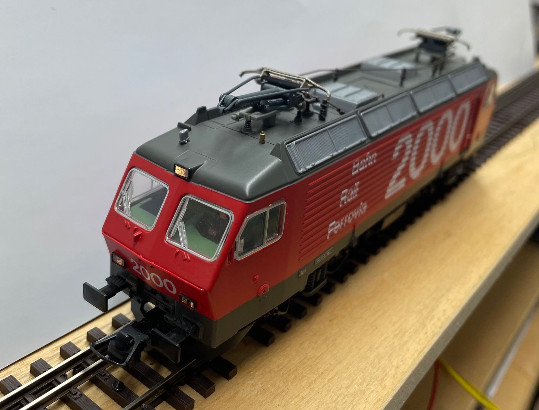 Roco Modellini di ferrovie: Roco Re 4/4 IV Bahn 2000 DC digital 43512 – Usato da Oberkulm venduto da Alfaruedi