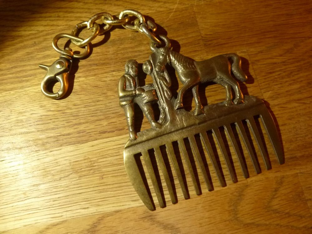 PFIFF Mähnenkamm Sternenzauber - Schwarzer Kamm Mit Sternen Für Pferdemähnen