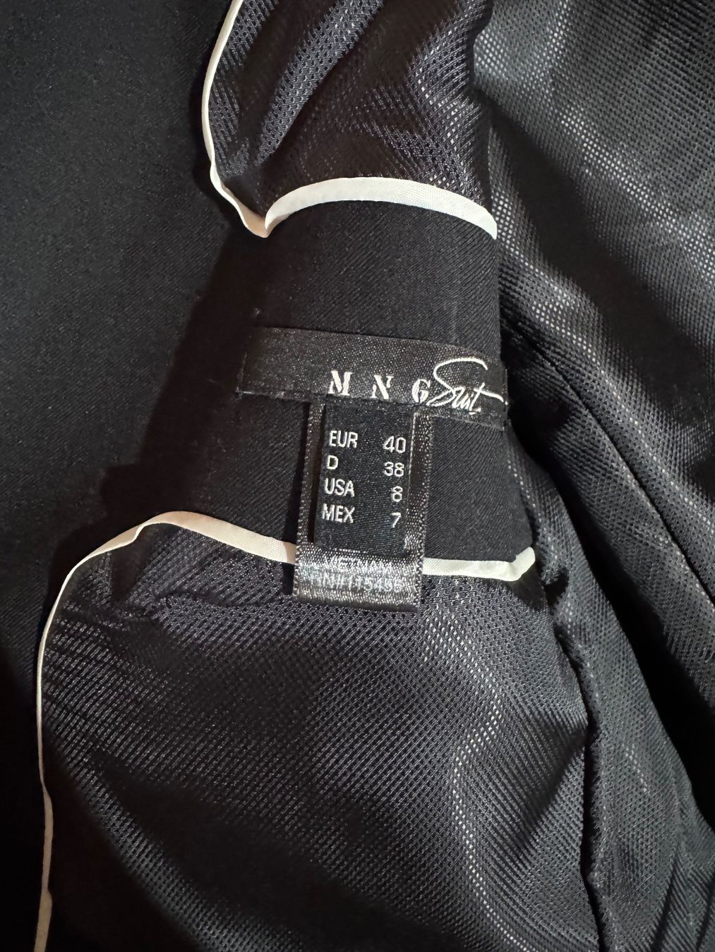 Mango Giacche: Blazer von Mango, schwarz, Gr. 38 – Usato da Grosswangen venduto da second_hand_dress 6