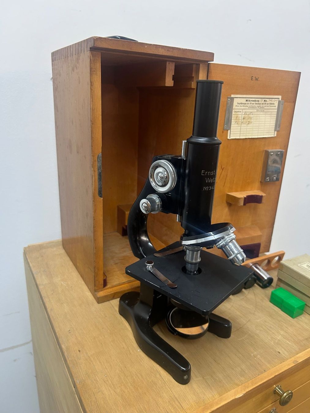 Leitz Microscopi: Mikroskop von Ernst Leitz Wetzlar – Usato da Zürich venduto da Levelart 2
