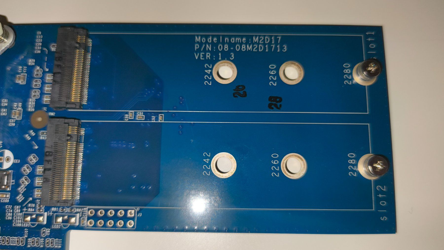 Laufwerke & Adapter: Adaptateur M.2 vers PCI-e 2 slots M2D17 bon état – Gebraucht aus Lausanne von Cedric. 1