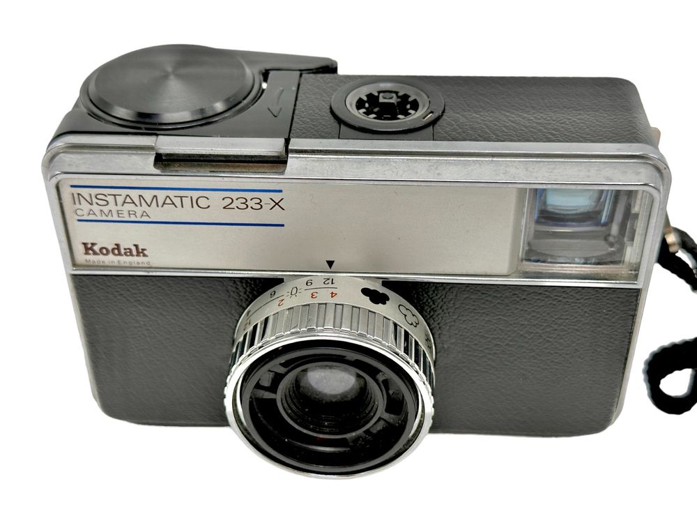 Appareil photo argentique vintage Kodak Instamatic 233-X