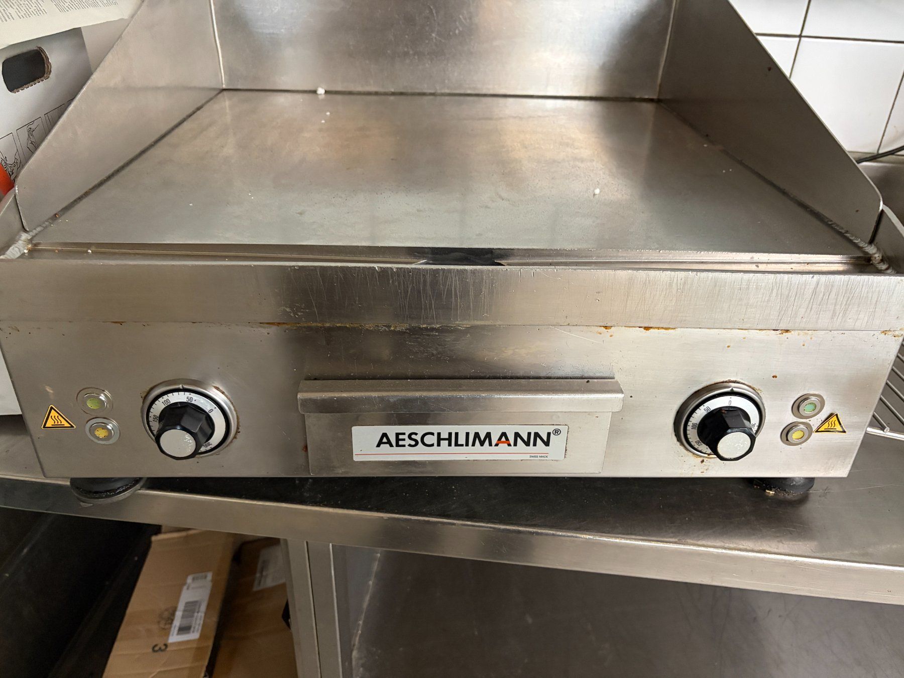 Griglie: Elektro Griddleplatte Aeschlimann 600 – Usato da Rothrist venduto da Pamosliq