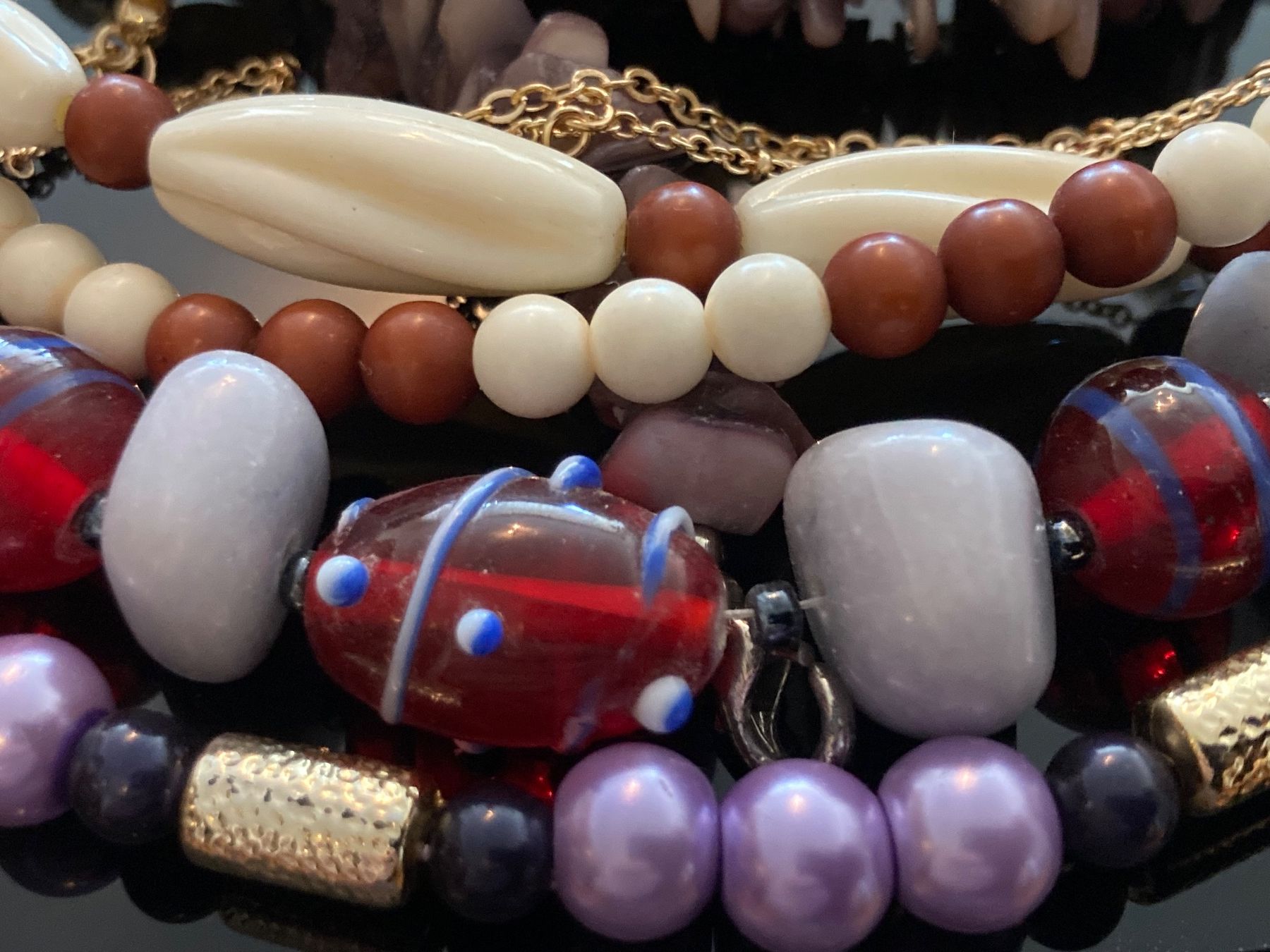 Lot De Bijoux Fantaisie Vintage - 11 Colliers, 8 Bracelets, 4 Bagues, 10 Pendentifs