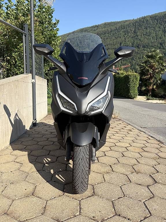 Scooter: Honda Forza 125 Special Edition  2021 – Usato da Martigny venduto da reu_t2ln 1