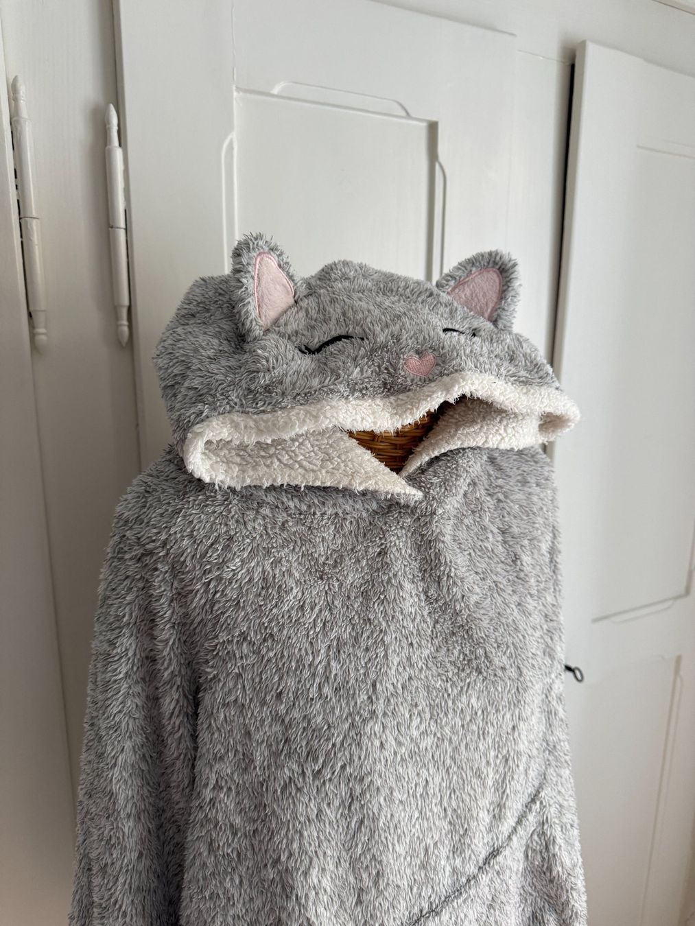 Hunkemöller Pullover & Sweatshirts: HUNKEMÖLLER - Hoodie Pullover flauschig M/L – Gebraucht aus Zürich von Diazaio 1