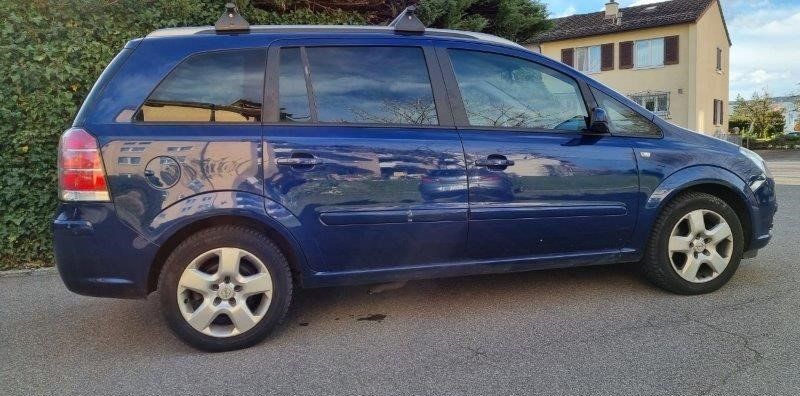 Opel Zafira Ab Mfk Pl Tzer Fach Bereift Km Kaufen Auf