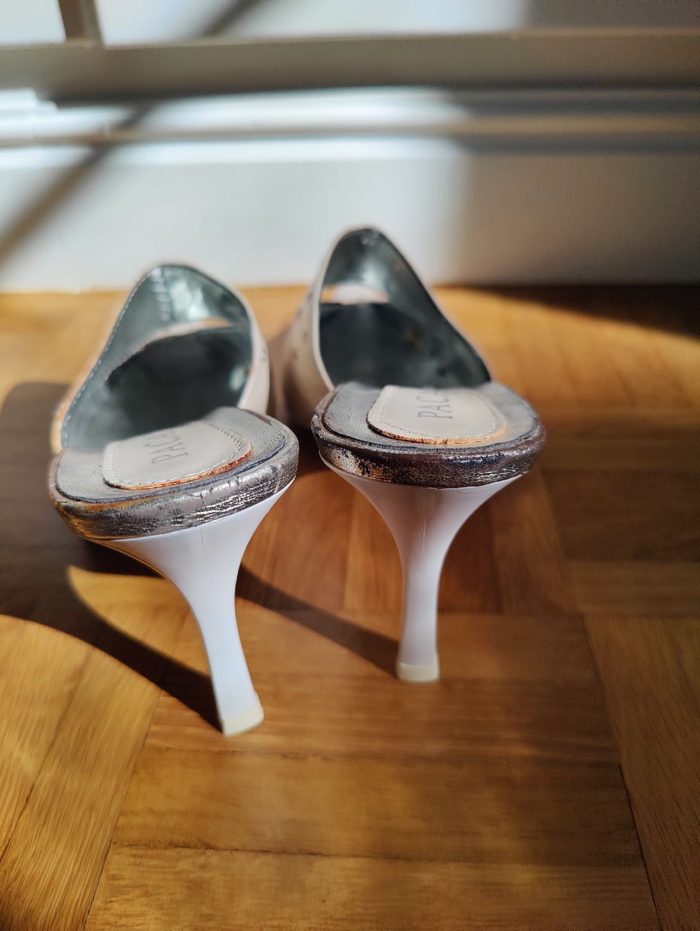 Chaussures femmes: Y2K vintage stud white leather heeled mules – D'occasion à La Tour-de-Peilz par dAutrefois 7
