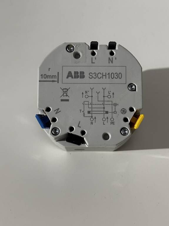 Spine: ABB Sidos Steckdose mit Fehlerstromschutzschalter – Nuovo e nell'imballaggio originale da Islikon venduto da Lucride_ 2