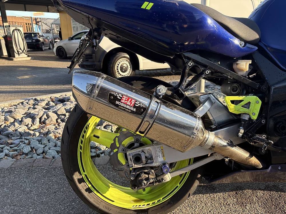Suzuki Strada: Suzuki GSX-R 750 K1 – Usato da Dübendorf venduto da BATTERY_MAN-_- 2