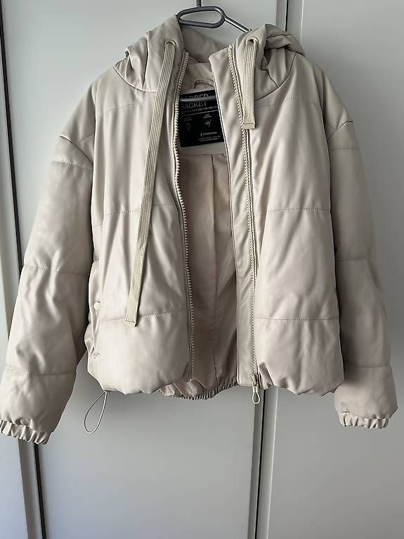 Giacche: Stradivarius beige Pufferjacke / Kunstlederjacke Gr. S – Usato da Klingnau venduto da mic_qk2t