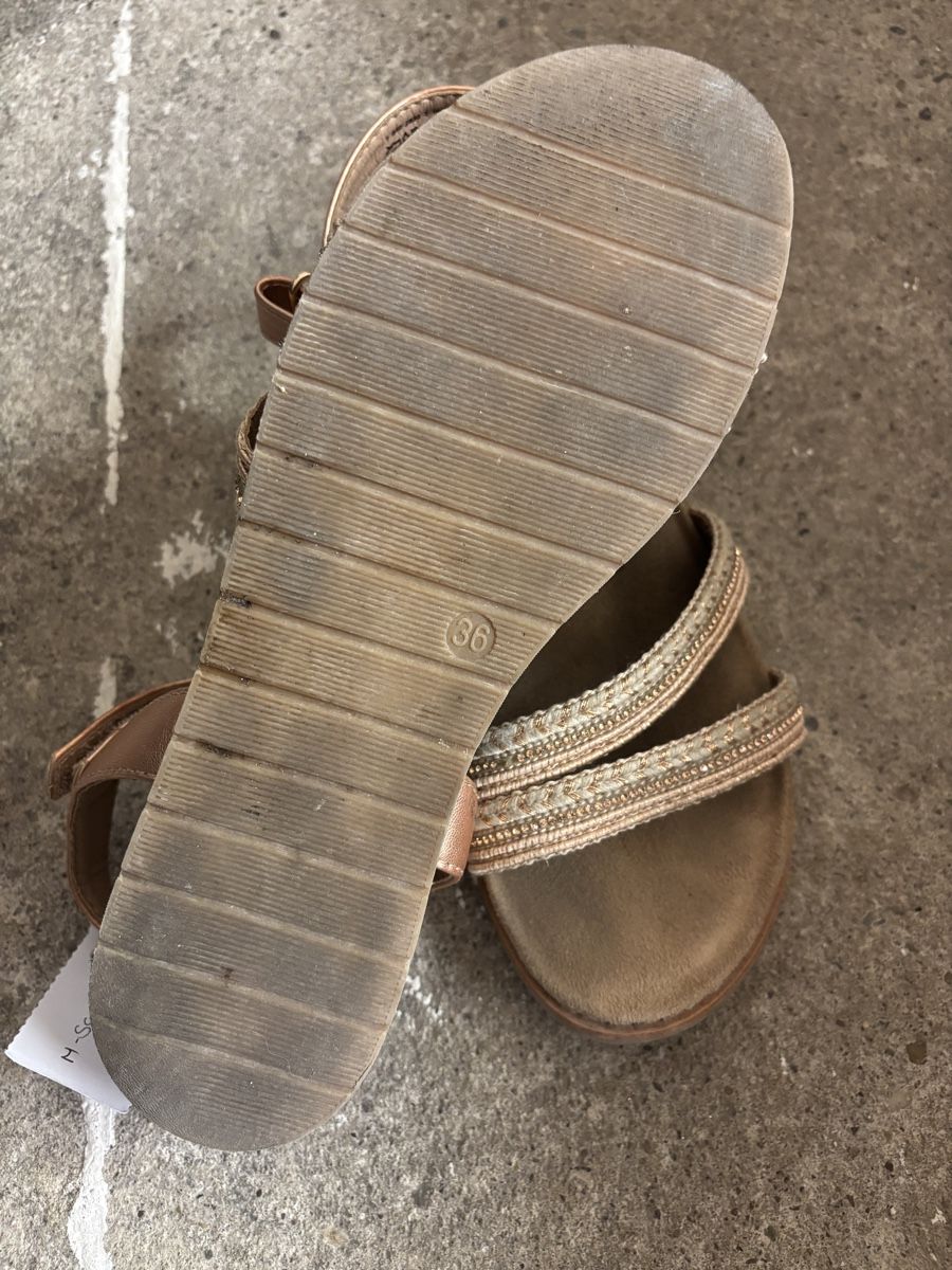 Esprit Chaussures filles: Esprit Sandalen Mädels, Grösse 36 – D'occasion à Büren an der Aare par Nikito2001 3