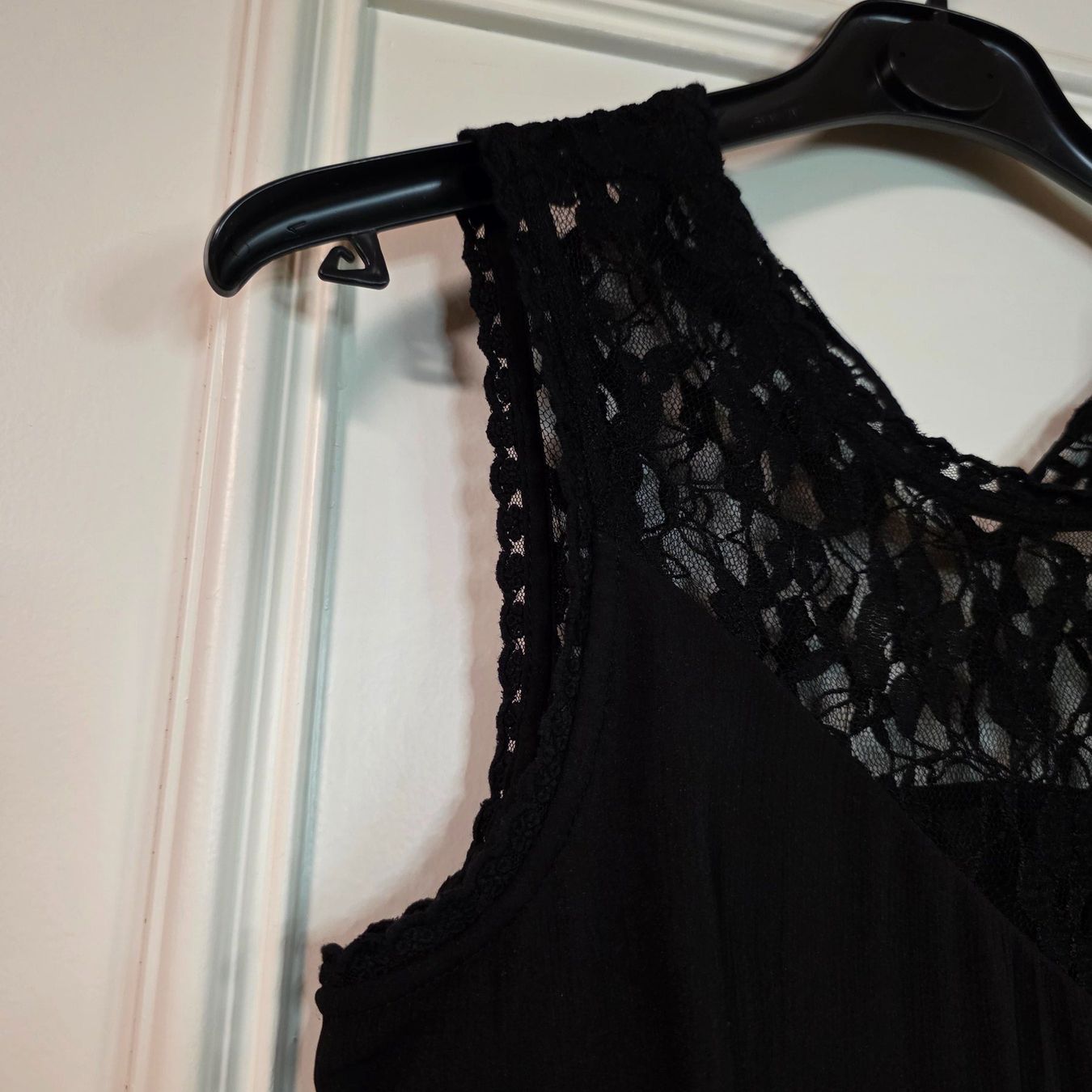 Vero Moda Kleider: Schwarzes Vero Moda Kleid mit Spitze, Gr. S – Defekt aus Wald ZH von CapLux 1